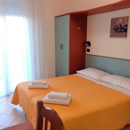 Hotel Brooklyn Rimini Exteriör bild